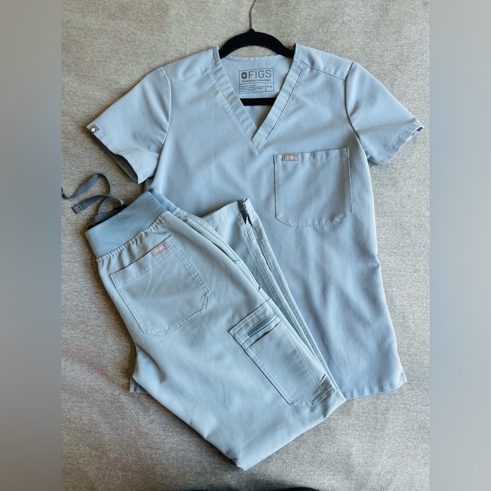 FIGS Catarina Scrub Top / Yola Skinny Scrub Pants 2.0